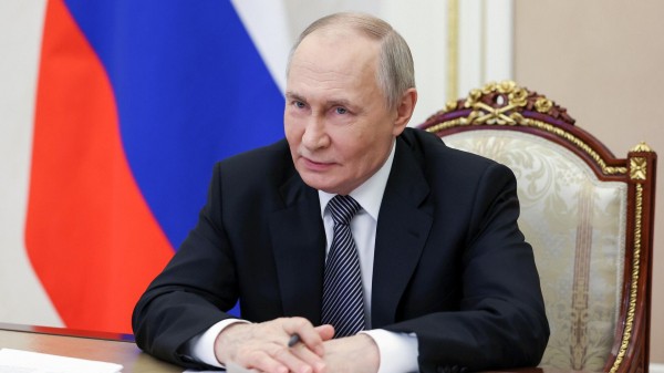 Путин пообещал связаться с Эйфманом по вопросу строительства театра в Петербурге Путин пообещал связаться с Эйфманом по вопросу строительства театра в Петербурге