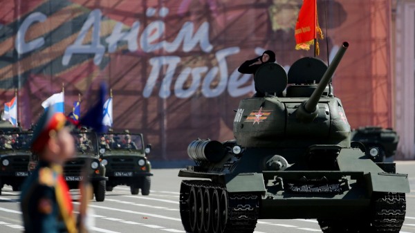 В Петербурге на День Победы планируют военный парад и артиллерийский салют