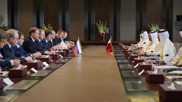Мантуров: Россия работает над организацией в Катаре морских контейнерных линий