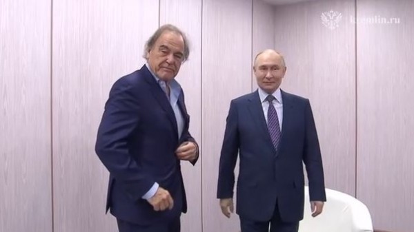 Путин встретился с американским режиссером Оливером Стоуном Путин встретился с американским режиссером Оливером Стоуном
