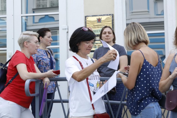 Градозащитники Петербурга отметили юбилей борьбы за здание ВНИИБ Градозащитники Петербурга отметили юбилей борьбы за здание ВНИИБ