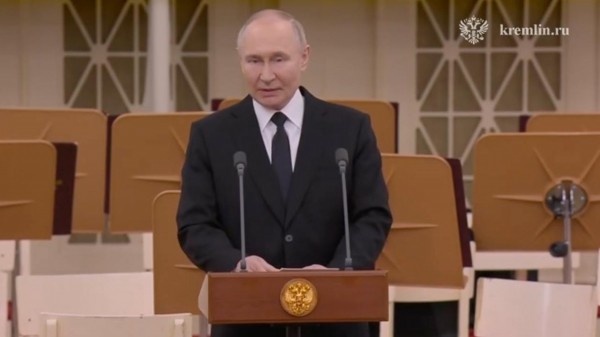 Путин заявил о готовности к переговорам с Киевом без предварительных условий Путин заявил о готовности к переговорам с Киевом без предварительных условий