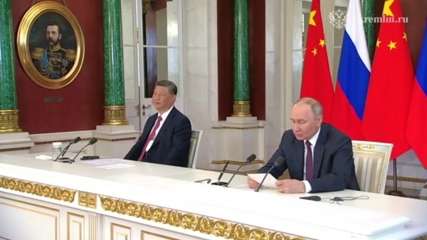Владимир Путин и Си Цзиньпин вели переговоры 3,5 часа Владимир Путин и Си Цзиньпин вели переговоры 3,5 часа