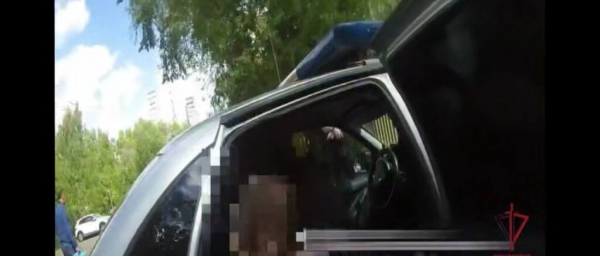 В столице задержали пьяного и молодого эксгибициониста после показа своих «прелестей» возле детского сада В столице задержали пьяного и молодого эксгибициониста после показа своих «прелестей» возле детского сада