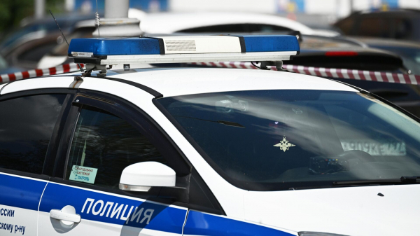 В Петербурге пьяная мать оставила коляску с дочкой на лестничной площадке и ушла