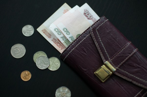 Всего 16% жителей Петербурга готовы отказаться от наличных денег в пользу онлайн-платежей