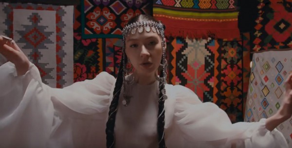 Группа Ay Yola выпустила клип «Homay» с красотами родной природы Группа Ay Yola выпустила клип «Homay» с красотами родной природы