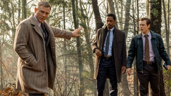 Тайны нового дела Бланка: Netflix показал тизеры триквела «Достать ножи» Тайны нового дела Бланка: Netflix показал тизеры триквела «Достать ножи»