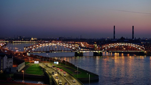 Празднование 80-летия Победы в Петербурге завершилось торжественным салютом Празднование 80-летия Победы в Петербурге завершилось торжественным салютом