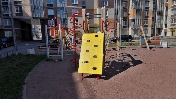 Полиция поймала мужчина по подозрению в стрельбе по детской площадке на Таллинской Полиция поймала мужчина по подозрению в стрельбе по детской площадке на Таллинской