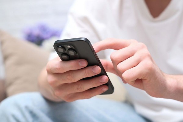 Новая нумерация iOS, перевод аудиосообщений и прозрачный интерфейс: Apple представила масштабное обновление дизайна