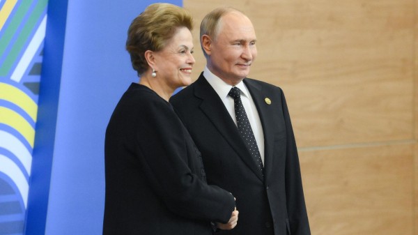 Глава Нового банка развития БРИКС Роуссефф поблагодарила Путина за поддержку Глава Нового банка развития БРИКС Роуссефф поблагодарила Путина за поддержку