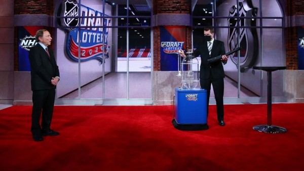 The Hockey News: семь россиян вошли в топ-100 драфта НХЛ 2025 года 