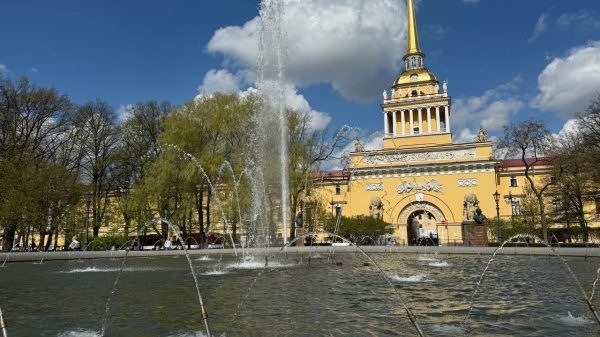 Смольный не будет отключать фонтаны в центре Петербурга во время «Алых парусов» Смольный не будет отключать фонтаны в центре Петербурга во время «Алых парусов»