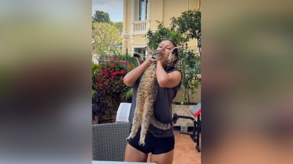 &laquo;Мурочка в шоке!&raquo;: фанаты не оценили остепатическую &laquo;экзекуцию&raquo; Бони над старой кошкой