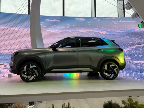 Первый кроссовер от «АвтоВАЗа» продемонстрировали на ПМЭФ Первый кроссовер от «АвтоВАЗа» продемонстрировали на ПМЭФ