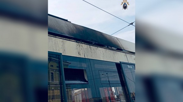 СК организовал проверку после пожара на крыше ретро-трамвая &laquo;Достоевский&raquo;