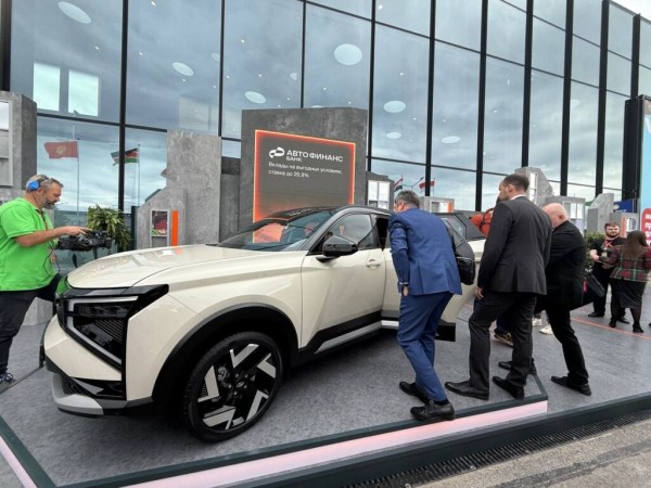 Первый кроссовер от «АвтоВАЗа» продемонстрировали на ПМЭФ Первый кроссовер от «АвтоВАЗа» продемонстрировали на ПМЭФ