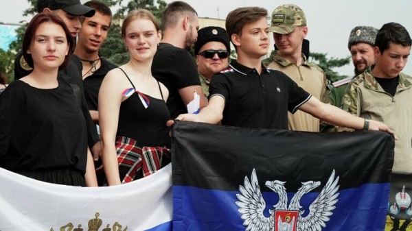 Небоскреб Лахта Центр в Петербурге включил праздничную подсветку ко Дню России Небоскреб Лахта Центр в Петербурге включил праздничную подсветку ко Дню России