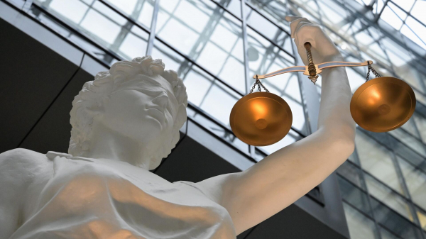 Суд арестовал главу администрации Колпино Кохно по обвинению в получении взятки