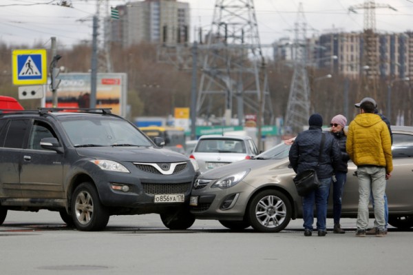 Сбивший остановку в состоянии опьянения петербуржец помещен под домашний арест