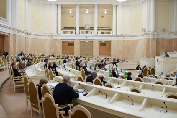 ЗакС Петербурга принял закон о выплатах беременным школьницам ЗакС Петербурга принял закон о выплатах беременным школьницам