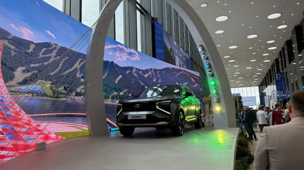 Первый кроссовер от «АвтоВАЗа» продемонстрировали на ПМЭФ Первый кроссовер от «АвтоВАЗа» продемонстрировали на ПМЭФ