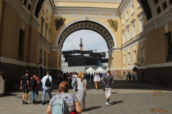 Состоялось торжественное вручение дипломов выпускникам военных училищ в Петербурге Состоялось торжественное вручение дипломов выпускникам военных училищ в Петербурге