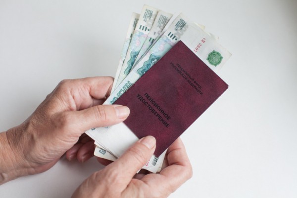 Росстат фиксирует смену лидера по размеру пенсий между полами