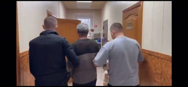 В Ленобласти мигрант просил спрятать труп своего босса с ножевыми ранениями В Ленобласти мигрант просил спрятать труп своего босса с ножевыми ранениями