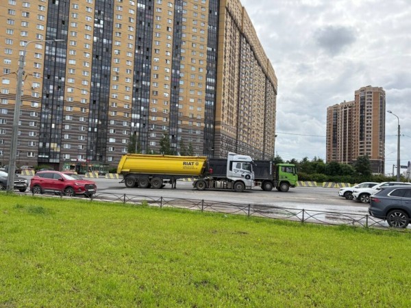 Сквер на Заречной улице начали превращать в отстойник