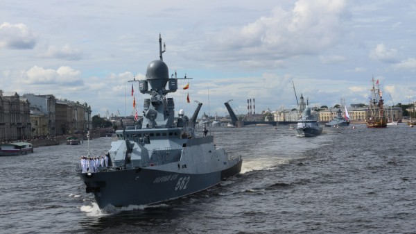 Безумный парк-аттракционов и День ВМФ: куда сходить бесплатно в Петербурге 26 и 27 июля Безумный парк-аттракционов и День ВМФ: куда сходить бесплатно в Петербурге 26 и 27 июля