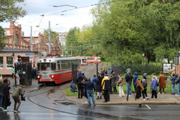 В Петербурге скорректировали маршруты на Тульской и площади Тургенева В Петербурге скорректировали маршруты на Тульской и площади Тургенева
