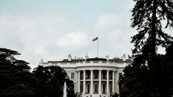 «Трамп лишь спросил»: Белый дом опроверг призывы лидера США об ударах по Петербургу и Москве «Трамп лишь спросил»: Белый дом опроверг призывы лидера США об ударах по Петербургу и Москве