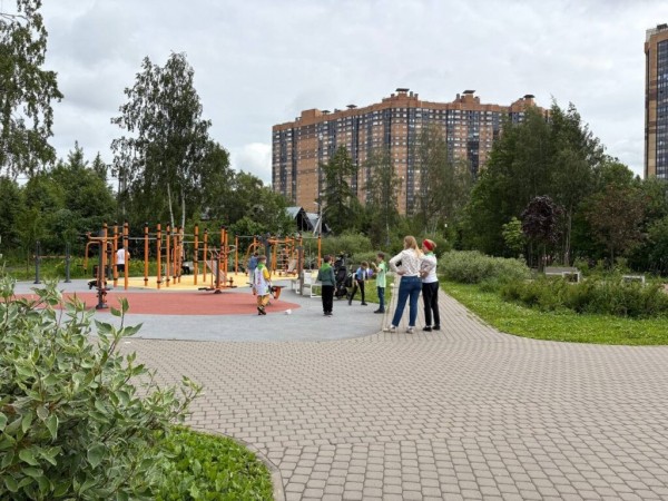 Сквер на Заречной улице начали превращать в отстойник