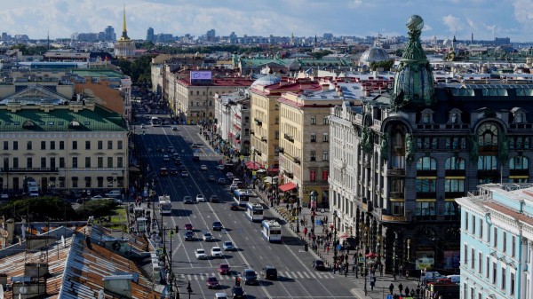 В Петербурге начали действовать обязательные требования к внешнему виду курьеров