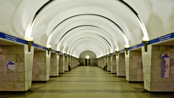 В Петербурге останавливали движение поездов метро из-за неисправности состава В Петербурге останавливали движение поездов метро из-за неисправности состава