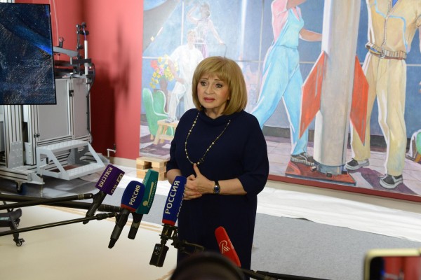 Специалисты Русского музея отреставрировали картину Дейнеки "Покорители космоса" Специалисты Русского музея отреставрировали картину Дейнеки "Покорители космоса"