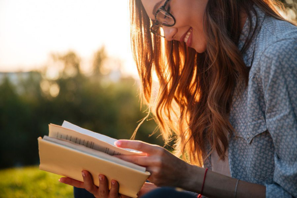 Что читать этим летом: 10 книг для отдыха и вдохновения Что читать этим летом: 10 книг для отдыха и вдохновения