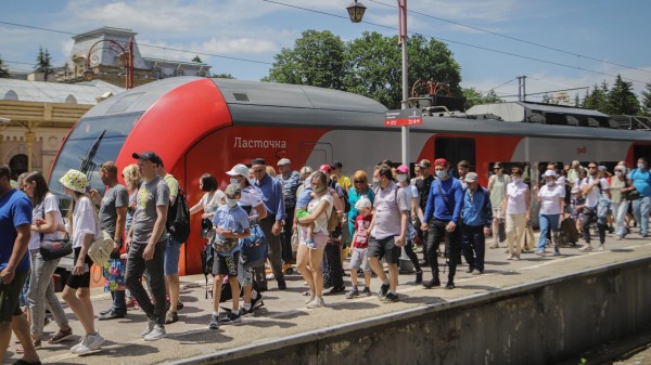 Четыре задержанных утром в субботу поезда прибыли в пункты назначения Четыре задержанных утром в субботу поезда прибыли в пункты назначения