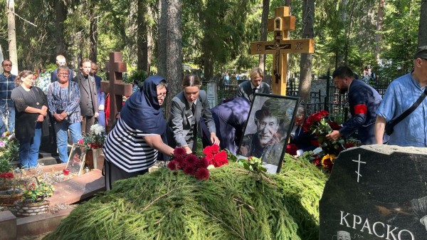 Одинокий выстрел на похоронах Краско в Петербурге являлся частью прощального ритуала&nbsp;