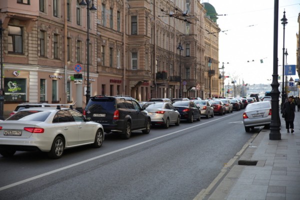 В центре Петербурга из-за пробок задерживаются автобусы, трамваи и троллейбусы