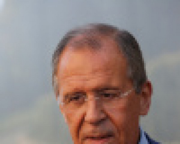 Свитер с надписью СССР стал дефицитом после появления Лаврова на саммите в Аляске