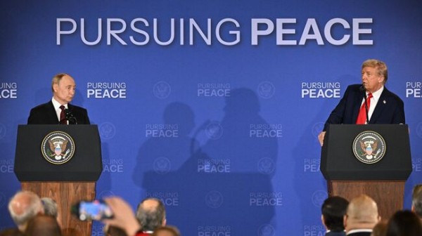 Как проходили переговоры Путина и Трампа. Хроника событий Как проходили переговоры Путина и Трампа. Хроника событий