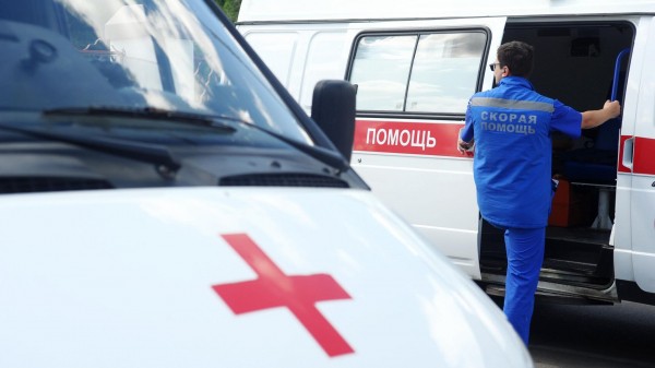 В Петербурге двухлетняя девочка выпала из окна восьмого этажа В Петербурге двухлетняя девочка выпала из окна восьмого этажа