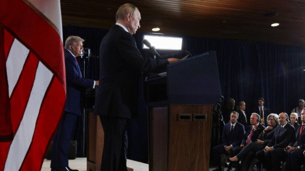&laquo;Санкций не будет&raquo;: Трамп отказался от ограничений против России после встречи с Путиным