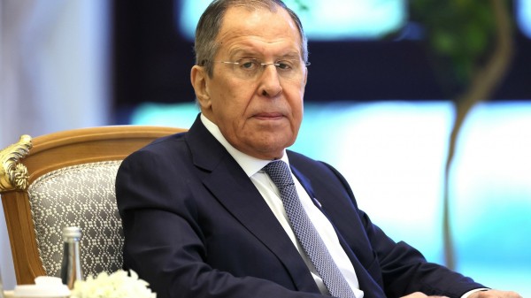 &laquo;Сфотографироваться и дать ему заявить о легитимности&raquo;? Лавров рассказал, почему Путин не может встретиться с Зеленским