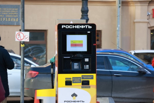 Смертельная авария на автозаправке в Красноярском крае: легковой автомобиль разорвало при столкновении