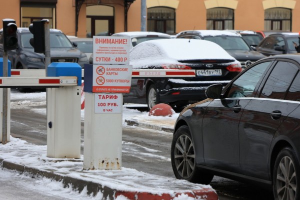 В центре Петербурга готовят новые правила установки шлагбаумов во дворах В центре Петербурга готовят новые правила установки шлагбаумов во дворах