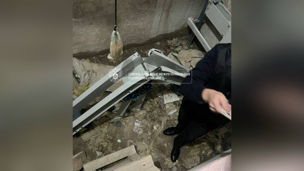 Рабочий сорвался в шахту лифта в будущем отеле на канале Грибоедова: стали известны подробности трагедии Рабочий сорвался в шахту лифта в будущем отеле на канале Грибоедова: стали известны подробности трагедии